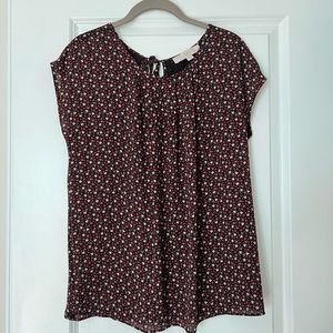 Flowered LOFT top with keyhole back opening